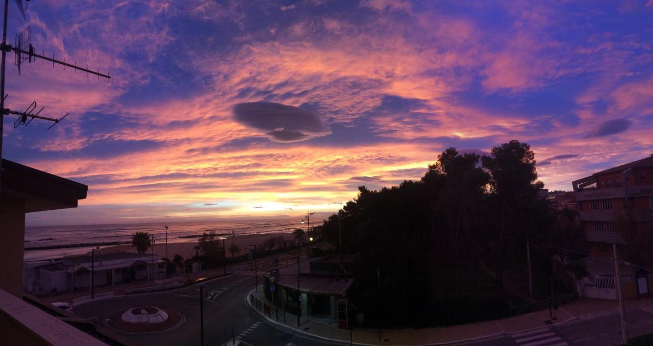 Sunrise Beach House - Sea View Apartment มอนเตซิลวาโน ภายนอก รูปภาพ