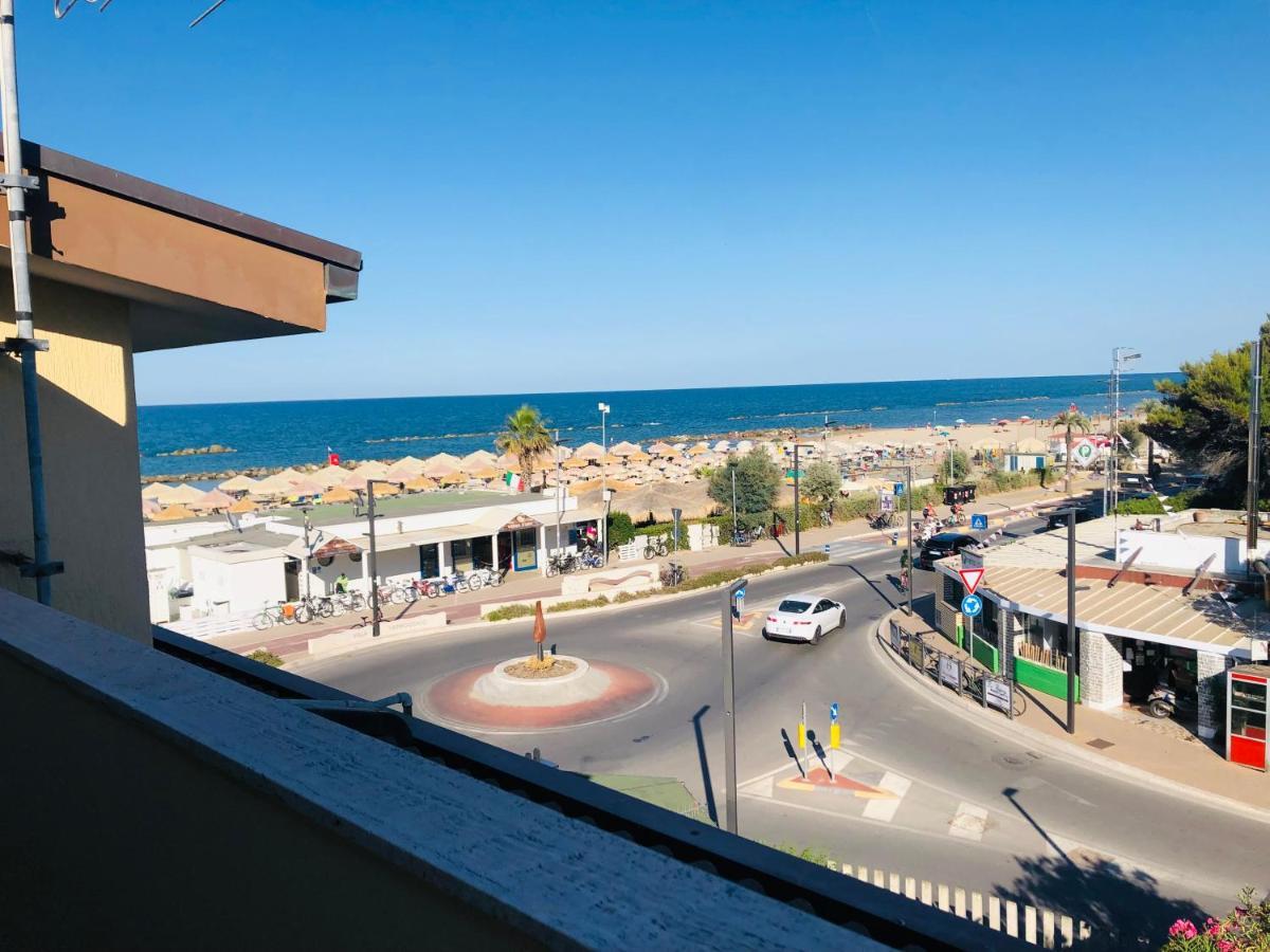 Sunrise Beach House - Sea View Apartment มอนเตซิลวาโน ภายนอก รูปภาพ